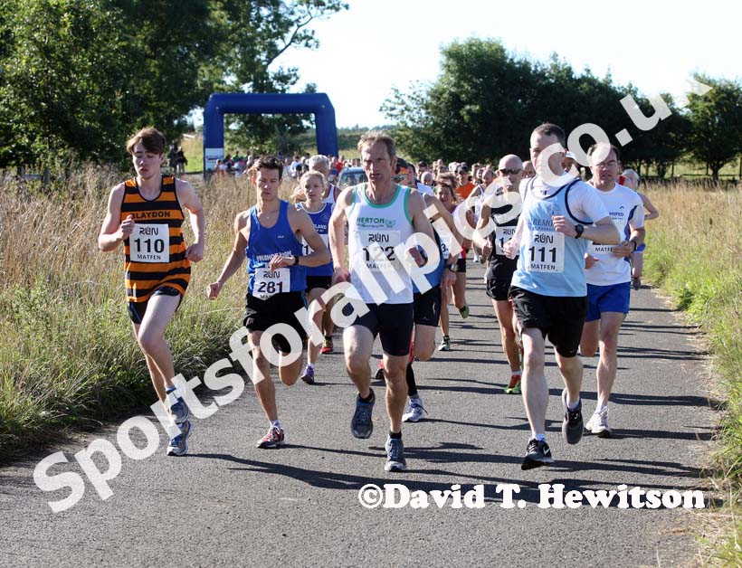 Start of the 10k Run Northumberland Matfen. Photo: David T. Hewitson/Sports for All Pics